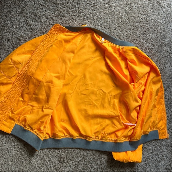 Fabletics Desert Sun Yellow Raincloud Grey Satin Bomber Jacket Size Large - Picture 5 of 16